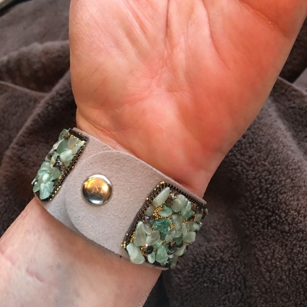 Gorgeous Green Aventurine Stone Bracelet - Picture 9 of 9